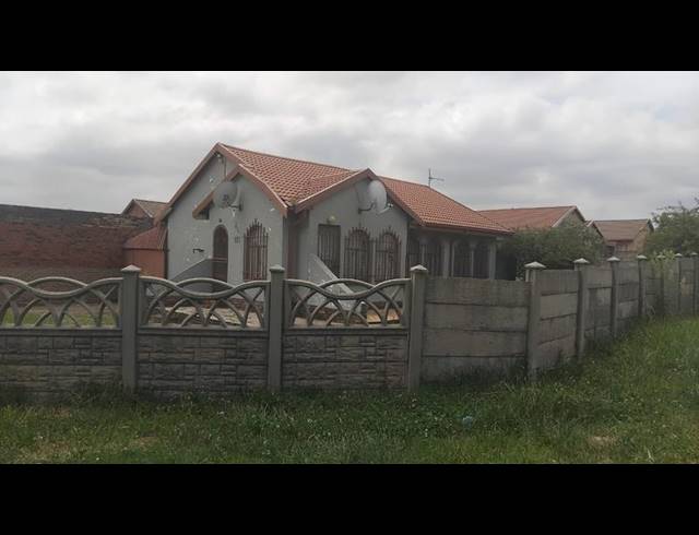 3 BEDROOM HOUSE FOR SALE IN ZAKARIYYA PARK